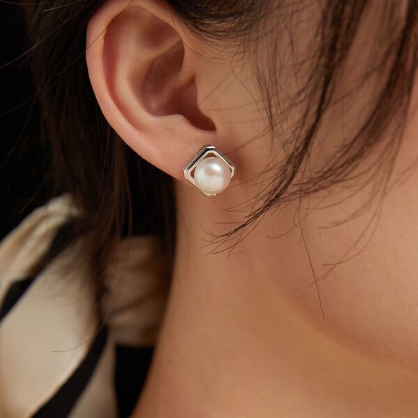 复古金色框珍珠耳钉