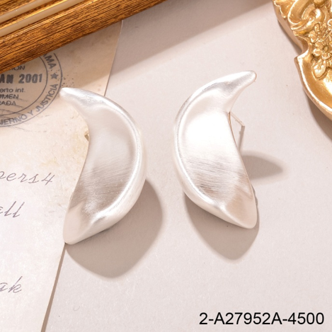 铜镀拉丝银半月耳坠