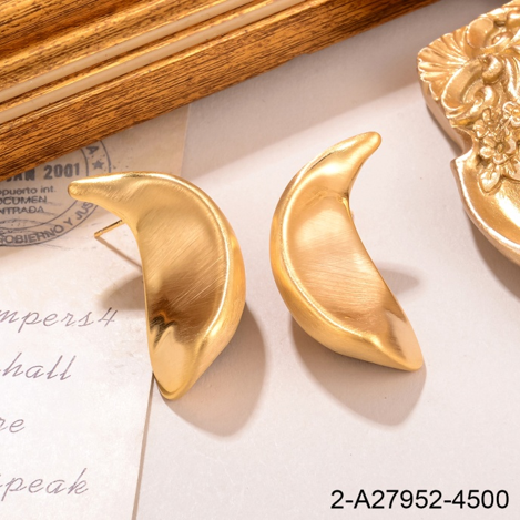 铜镀拉丝金半月耳坠